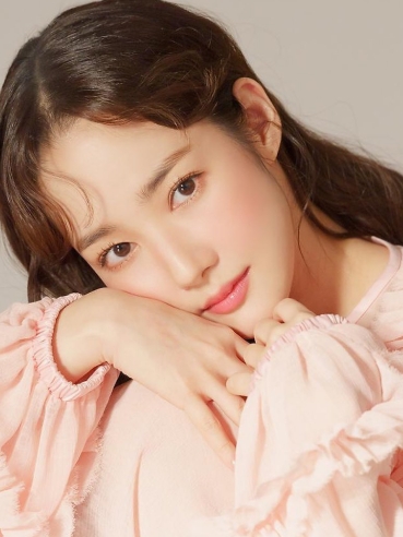 パク・ミニョン　整形　顔が変わった
