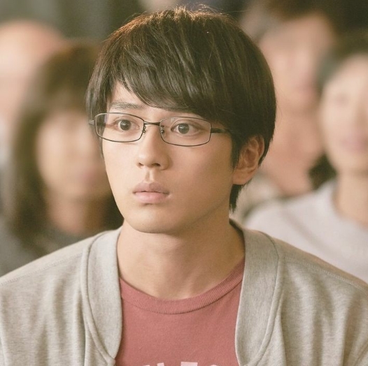 新田真剣佑　整形　顔変わった