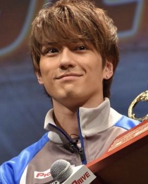 新田真剣佑　整形　顔変わった