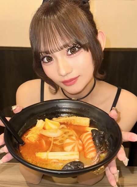 倉八音羽 整形