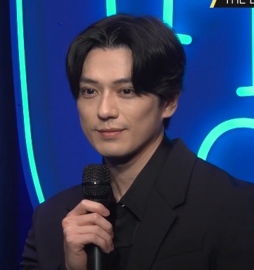 新田真剣佑　整形　顔変わった