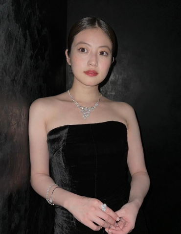 今田美桜　目がおかしい