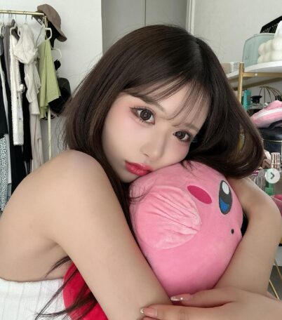 伊藤桃々　顔変わった　整形