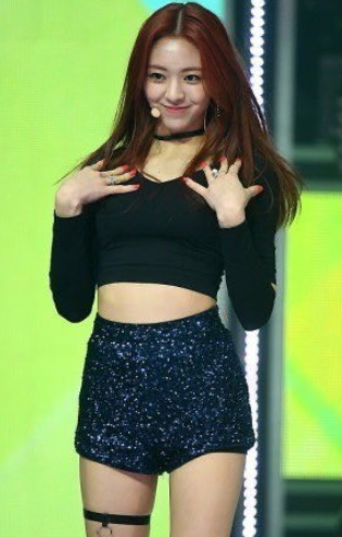 ITZY ユナ　骨盤
