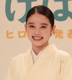 高石あかり　顔変わった　整形