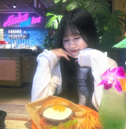 伊藤彩華　顔変わった　整形