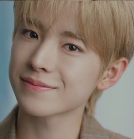 NCTユウシ　顔変わった　整形